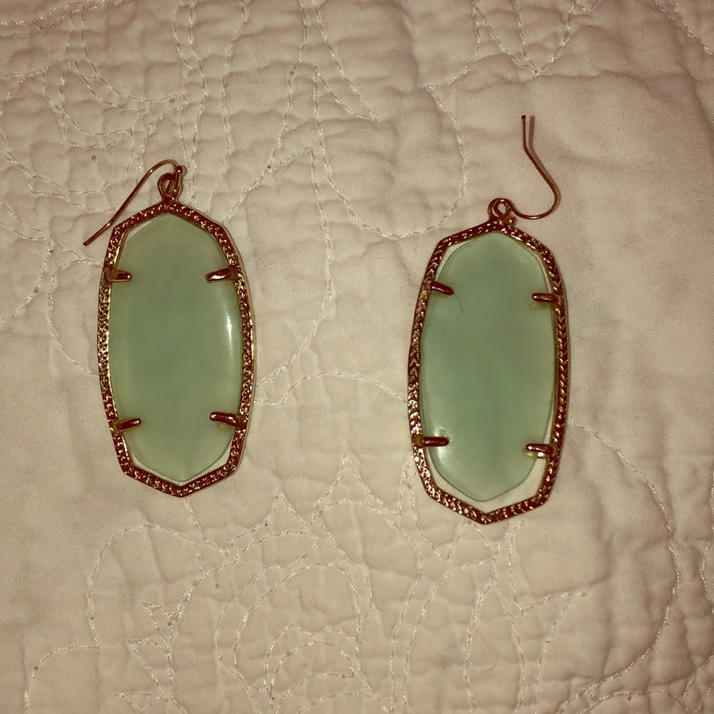 Danielle earrings in chalcedony